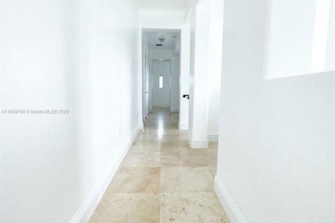 Adosado en venta en Pinecrest, Florida, 4 dormitorios, 297.47 m2 № 2034793 - foto 21