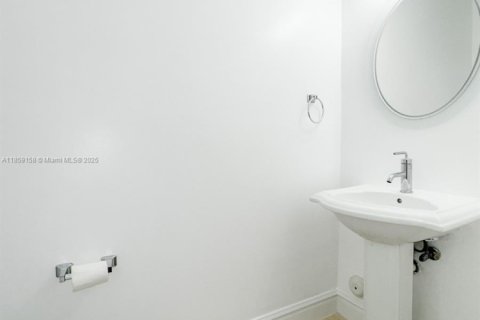Adosado en venta en Pinecrest, Florida, 4 dormitorios, 297.47 m2 № 2034793 - foto 19