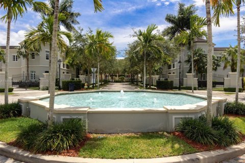 Adosado en venta en Pinecrest, Florida, 4 dormitorios, 297.47 m2 № 2034793 - foto 2
