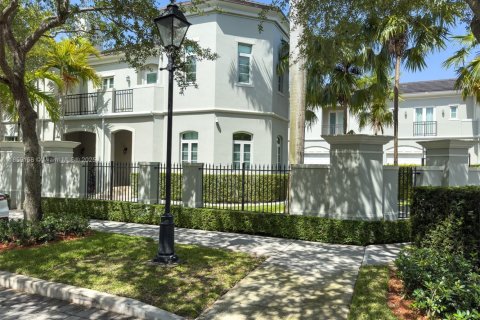 Adosado en venta en Pinecrest, Florida, 4 dormitorios, 297.47 m2 № 2034793 - foto 3