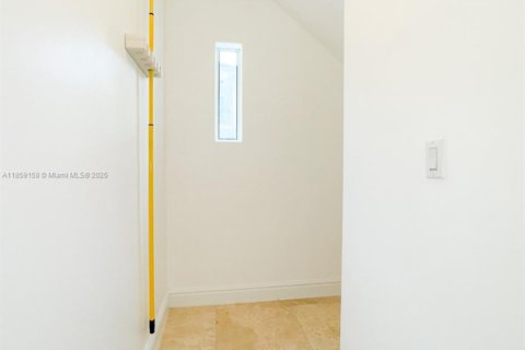 Adosado en venta en Pinecrest, Florida, 4 dormitorios, 297.47 m2 № 2034793 - foto 12