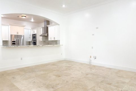 Adosado en venta en Pinecrest, Florida, 4 dormitorios, 297.47 m2 № 2034793 - foto 16