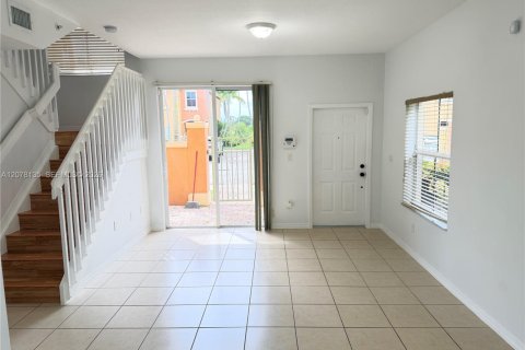 Touwnhouse à louer à Pembroke Pines, Floride: 3 chambres, 129.69 m2 № 2326832 - photo 7