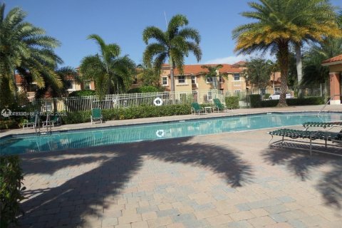 Touwnhouse à louer à Pembroke Pines, Floride: 3 chambres, 129.69 m2 № 2326832 - photo 24