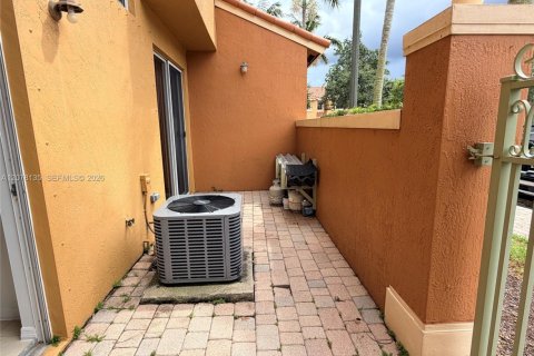 Touwnhouse à louer à Pembroke Pines, Floride: 3 chambres, 129.69 m2 № 2326832 - photo 19
