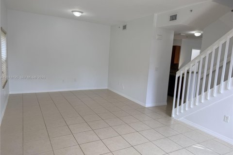 Touwnhouse à louer à Pembroke Pines, Floride: 3 chambres, 129.69 m2 № 2326832 - photo 6