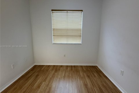 Touwnhouse à louer à Pembroke Pines, Floride: 3 chambres, 129.69 m2 № 2326832 - photo 14
