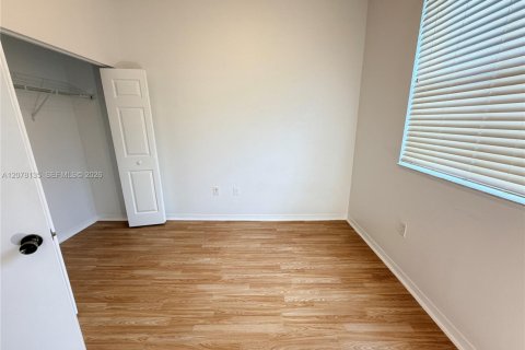 Touwnhouse à louer à Pembroke Pines, Floride: 3 chambres, 129.69 m2 № 2326832 - photo 16