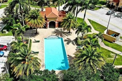 Touwnhouse à louer à Pembroke Pines, Floride: 3 chambres, 129.69 m2 № 2326832 - photo 27