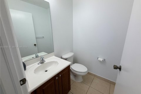 Touwnhouse à louer à Pembroke Pines, Floride: 3 chambres, 129.69 m2 № 2326832 - photo 18