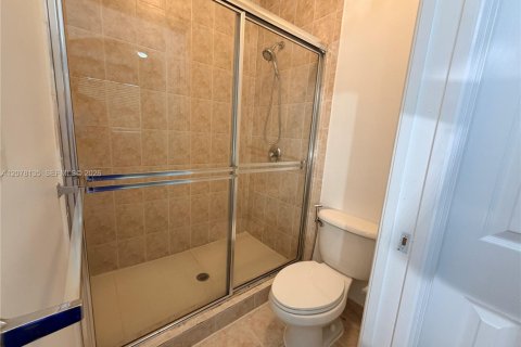 Touwnhouse à louer à Pembroke Pines, Floride: 3 chambres, 129.69 m2 № 2326832 - photo 11