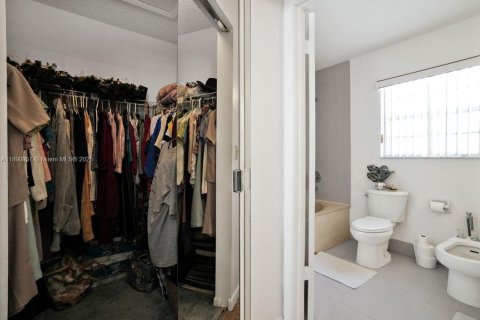 Купить виллу или дом в Майами, Флорида 3 спальни, 190.26м2, № 1946143 - фото 21