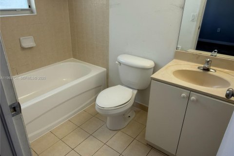 Townhouse in Homestead, Florida 2 bedrooms, 108.32 sq.m. № 2030999 - photo 9