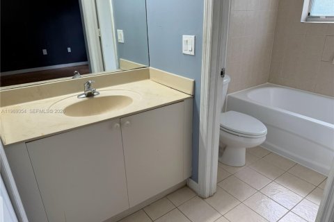 Townhouse in Homestead, Florida 2 bedrooms, 108.32 sq.m. № 2030999 - photo 7