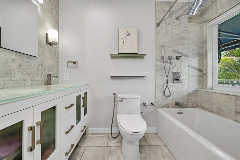 Copropriété à vendre à Hialeah, Floride: 2 chambres, 94.76 m2 № 1950368 - photo 21