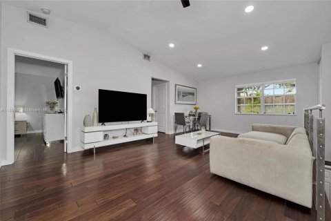 Copropriété à vendre à Hialeah, Floride: 2 chambres, 94.76 m2 № 1950368 - photo 17