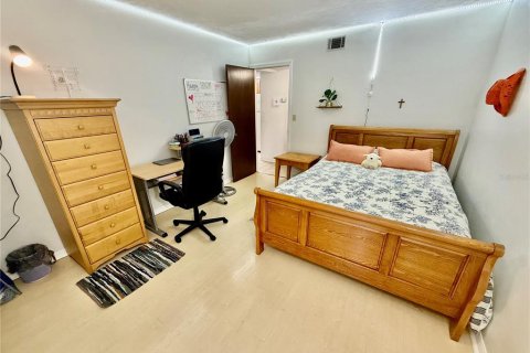 Condo in Gainesville, Florida, 1 bedroom  № 1550501 - photo 8