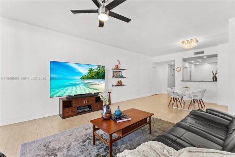 Copropriété à vendre à Aventura, Floride: 2 chambres, 127.28 m2 № 2006136 - photo 24