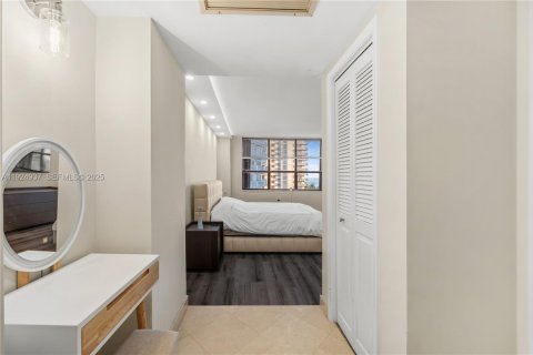 Condo in Bal Harbour, Florida, 2 bedrooms № 1983115 - photo 26