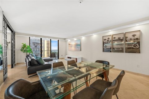 Condominio en venta en Bal Harbour, Florida, 2 dormitorios, 128.95 m2 № 1983115 - foto 4