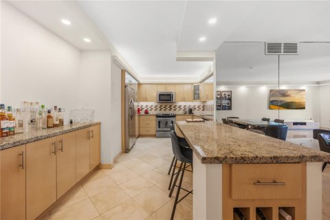 Condominio en venta en Bal Harbour, Florida, 2 dormitorios, 128.95 m2 № 1983115 - foto 6