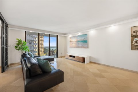 Condo in Bal Harbour, Florida, 2 bedrooms № 1983115 - photo 14