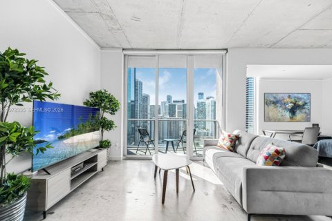 Condo in Miami, Florida, 1 bedroom  № 2042155 - photo 5