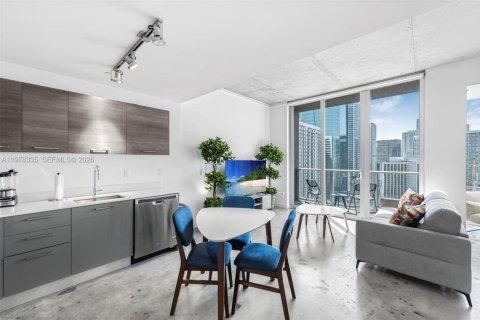Condo in Miami, Florida, 1 bedroom  № 2042155 - photo 4