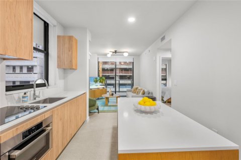 Condo in Miami, Florida, 2 bedrooms № 2174205 - photo 7