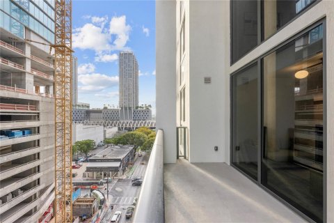 Condo in Miami, Florida, 2 bedrooms № 2174205 - photo 17
