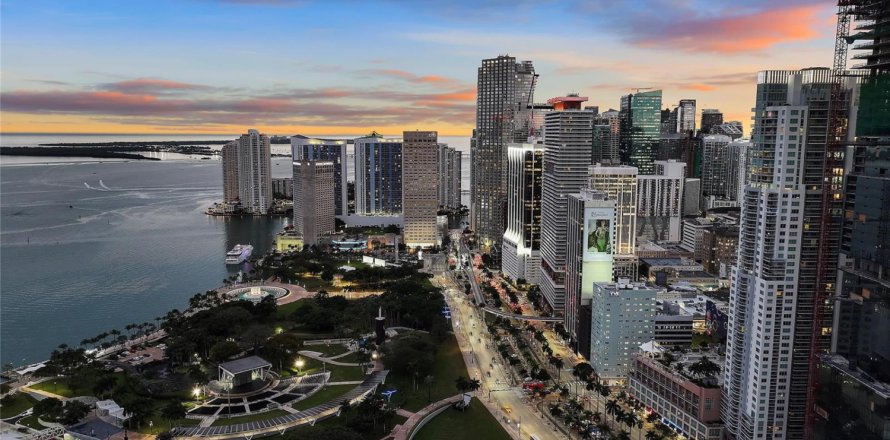 Condo in Miami, Florida, 2 bedrooms № 2174205