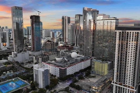 Condo in Miami, Florida, 2 bedrooms № 2174205 - photo 25