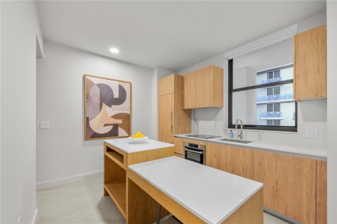 Condo in Miami, Florida, 2 bedrooms № 2174205 - photo 11