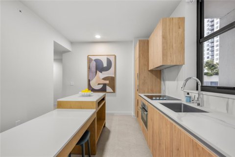 Condo in Miami, Florida, 2 bedrooms № 2174205 - photo 10