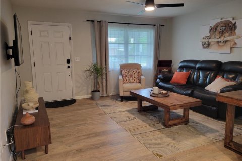 Casa en alquiler en Saint Petersburg, Florida, 2 dormitorios, 113.71 m2 № 1882876 - foto 10