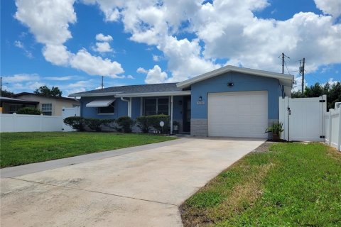 Casa en alquiler en Saint Petersburg, Florida, 2 dormitorios, 113.71 m2 № 1882876 - foto 6