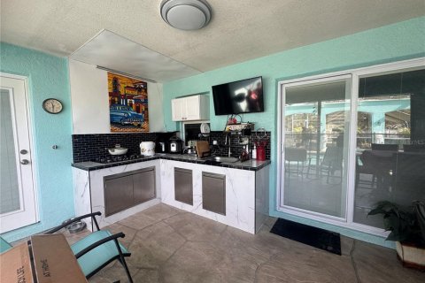 Villa ou maison à vendre à Port Charlotte, Floride: 3 chambres, 158.86 m2 № 1544125 - photo 17