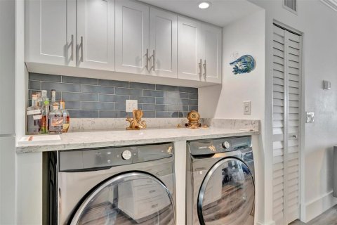 Купить кондоминиум в Клируотер, Флорида 6 комнат, 161.65м2, № 1814981 - фото 13