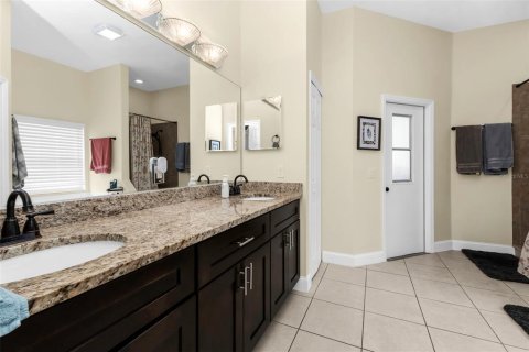 House in North Port, Florida 3 bedrooms, 199.18 sq.m. № 2284424 - photo 30