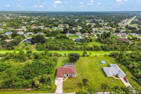 House in North Port, Florida 3 bedrooms, 199.18 sq.m. № 2284424 - photo 4