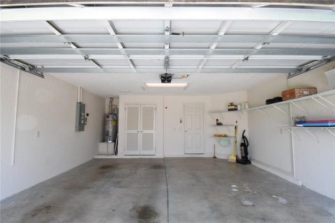 House in The Villages, Florida 3 bedrooms, 179.02 sq.m. № 1681701 - photo 19