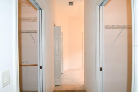 House in The Villages, Florida 3 bedrooms, 179.02 sq.m. № 1681701 - photo 15
