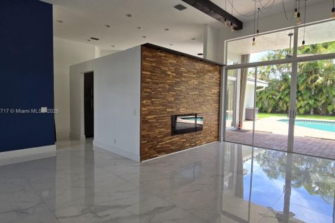 House in Weston, Florida 5 bedrooms, 239.13 sq.m. № 1971694 - photo 3