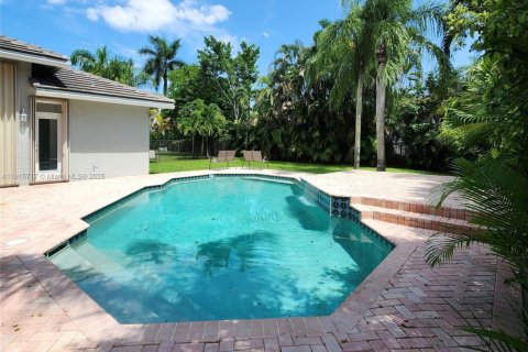 House in Weston, Florida 5 bedrooms, 239.13 sq.m. № 1971694 - photo 27