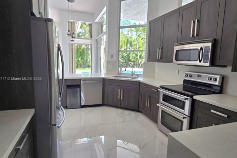 House in Weston, Florida 5 bedrooms, 239.13 sq.m. № 1971694 - photo 13