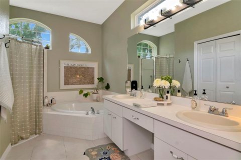 House in Valrico, Florida 3 bedrooms, 179.39 sq.m. № 1760629 - photo 15