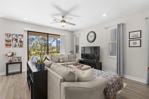 Adosado en venta en Wesley Chapel, Florida, 3 dormitorios, 190.17 m2 № 1589746 - foto 11