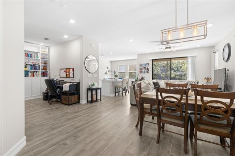 Adosado en venta en Wesley Chapel, Florida, 3 dormitorios, 190.17 m2 № 1589746 - foto 6