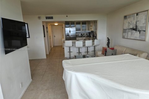 Купить кондоминиум в Майами-Бич, Флорида 1 спальня, 82.68м2, № 1957767 - фото 8