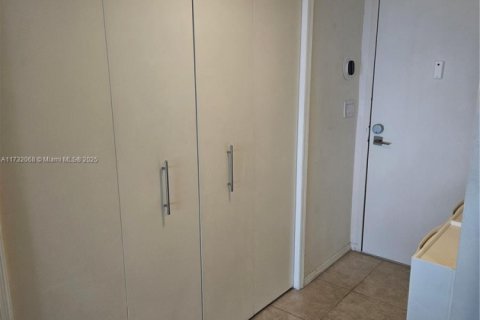 Купить кондоминиум в Майами-Бич, Флорида 1 спальня, 82.68м2, № 1957767 - фото 5